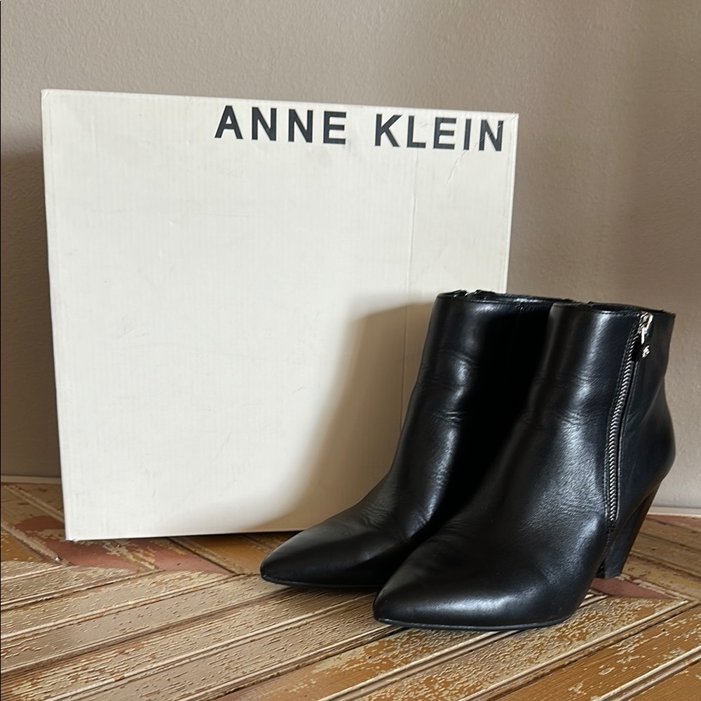 Anne Klein Black Women's Akyavin Ankle Boots